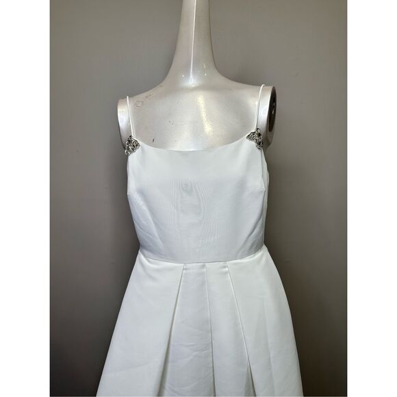 NWT Sachin & Babi Gwen crystal-embellished flared gown Size 2 $895 - Picture 5 of 11